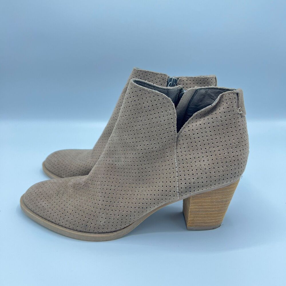 Dolce Vita Perforated Suede Ankle Boots Booties Size 9.5 Tan